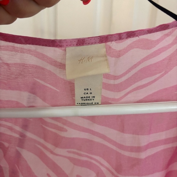 H&M pink swirl top wrap with belt * taking offers - Picture 6 of 6